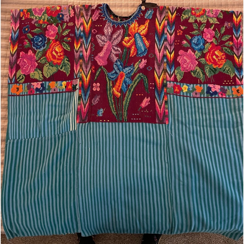 Authentic Mexican hand embroidered top, mint condition